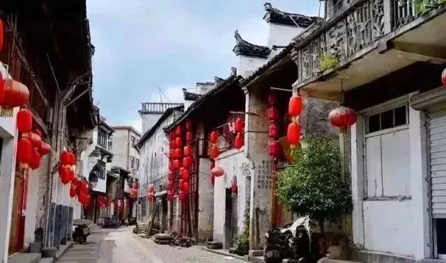 女人主动和你肢体接触是什么意思呢？游戏画面